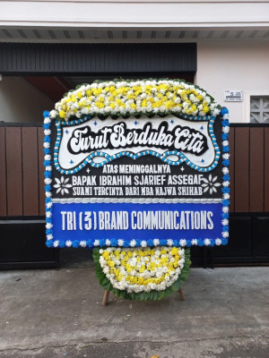 Papan Bunga Duka di Sukawangi